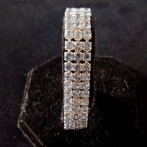 Light blue stones stretch bracelet